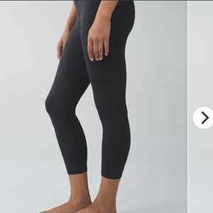 Lululemon zone in compression crop
